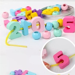 9894 *Números de Madera p/ENHEBRAR* (9×8.2 cm.) 36 Pcs.